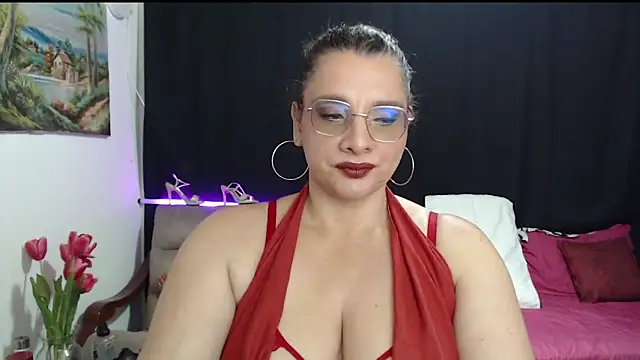 Snapshot of Aleja_Gonzales chatting on 06/16/26, 11:29 Aleja Gonzales online show from 06/16/26, 11:29