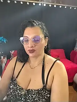 Snapshot of Aleja_Gonzales chatting on 07/18/26, 10:46 Aleja Gonzales online show from 07/18/26, 10:46