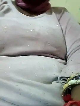 Snapshot of Shoni__ chatting on 12/15/25, 04:00 Shoni online show from 12/15/25, 04:00