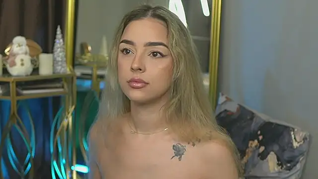 Snapshot of ScarletColes chatting on 01/16/25, 10:55 ScarletColes online show from 01/16/25, 10:55