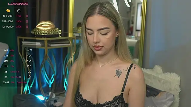 Snapshot of ScarletColes chatting on 01/21/25, 01:08 ScarletColes online show from 01/21/25, 01:08