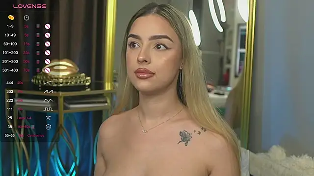 Snapshot of ScarletColes chatting on 01/21/25, 04:32 ScarletColes online show from 01/21/25, 04:32