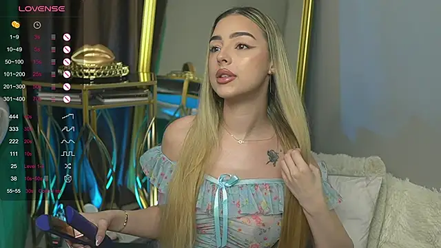 Snapshot of ScarletColes chatting on 01/30/25, 10:41 ScarletColes online show from 01/30/25, 10:41