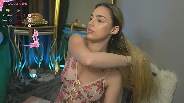 Snapshot of ScarletColes chatting on 03/17/25, 10:28 ScarletColes online show from 03/17/25, 10:28