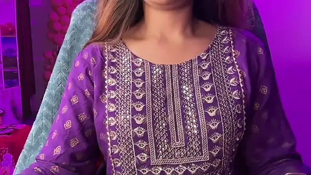 Royal girl 1 online show from 02/14/26, 05:10