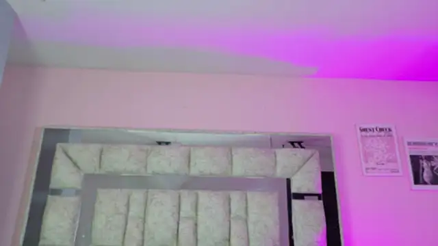 Sara Greey online show from 10/27/25, 01:04