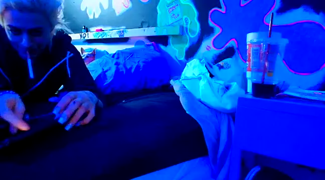 Snapshot of watermellonpussy chatting on 12/09/24, 04:12 watermellonpussy online show from 12/09/24, 04:12