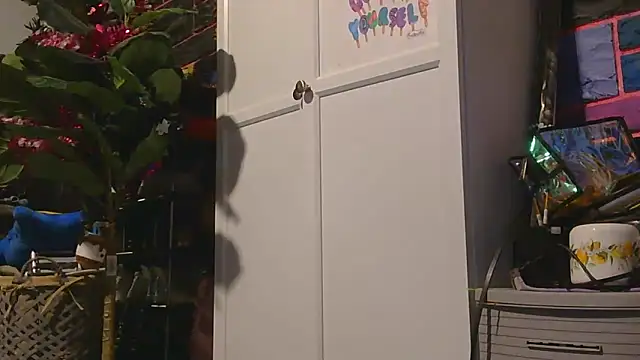 Snapshot of watermellonpussy chatting on 11/16/25, 01:44 watermellonpussy online show from 11/16/25, 01:44