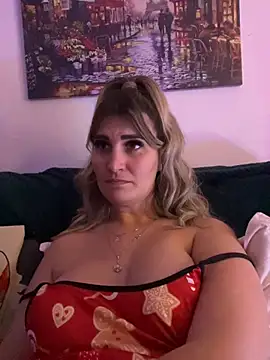 EvelynFrances online show from 01/01/25, 11:07