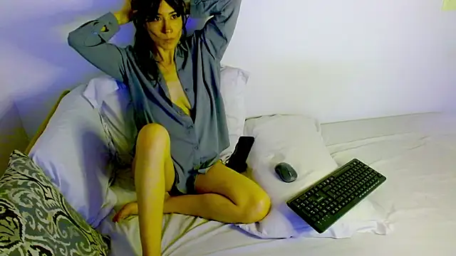 samanta r  online show from 06/05/26, 05:18