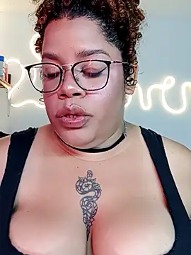 Snapshot of Dirty_sara17 chatting on 11/14/25, 09:35 Dirty sara17 online show from 11/14/25, 09:35