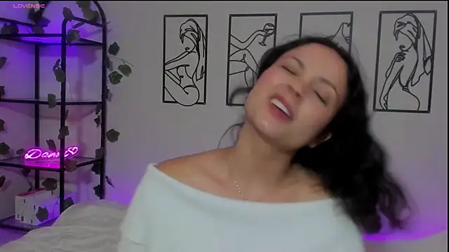 Megan Rodrigo online show from 03/19/25, 06:44