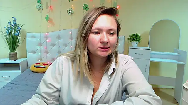 SallyVerda online show from 03/22/25, 04:45