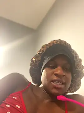 Snapshot of ninaperry777 chatting on 12/18/25, 05:46 ninaperry777 online show from 12/18/25, 05:46