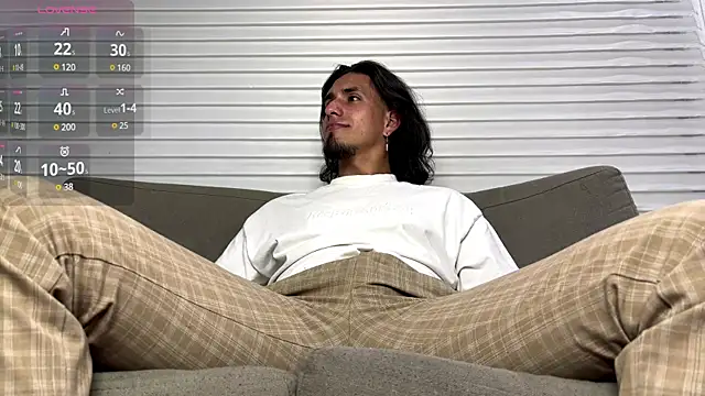 Snapshot of Tom_blunt96 chatting on 01/15/25, 05:40 Tom blunt96 online show from 01/15/25, 05:40