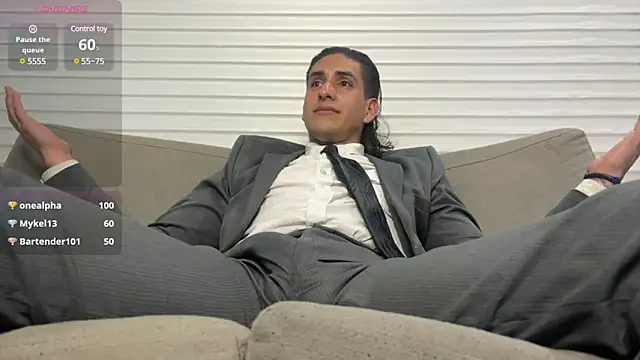 Snapshot of Tom_blunt96 chatting on 01/28/25, 06:49 Tom blunt96 online show from 01/28/25, 06:49