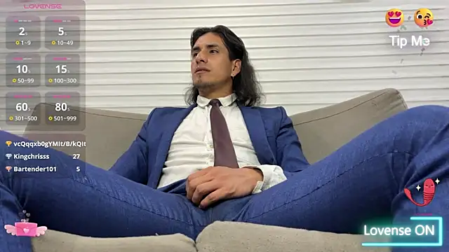 Snapshot of Tom_blunt96 chatting on 02/16/25, 03:47 Tom blunt96 online show from 02/16/25, 03:47