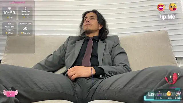 Snapshot of Tom_blunt96 chatting on 02/20/25, 05:33 Tom blunt96 online show from 02/20/25, 05:33