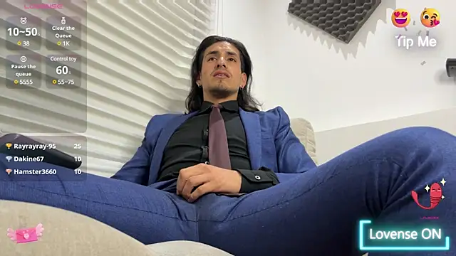 Snapshot of Tom_blunt96 chatting on 02/22/25, 02:28 Tom blunt96 online show from 02/22/25, 02:28