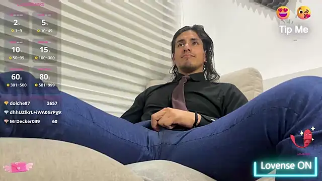 Snapshot of Tom_blunt96 chatting on 02/22/25, 05:34 Tom blunt96 online show from 02/22/25, 05:34