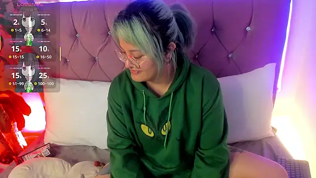 lucky-leah online show from 02/16/25, 03:47