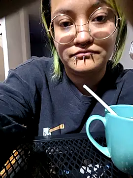 lucky-leah online show from 10/11/25, 03:50