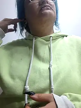 lucky-leah online show from 04/18/26, 04:16