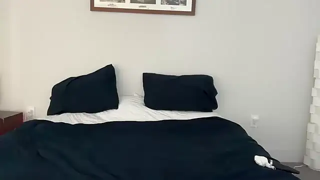 YUMIandbigWOLF online show from 03/14/25, 08:38