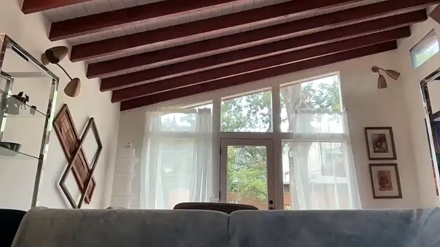 YUMIandbigWOLF online show from 09/25/25, 05:49