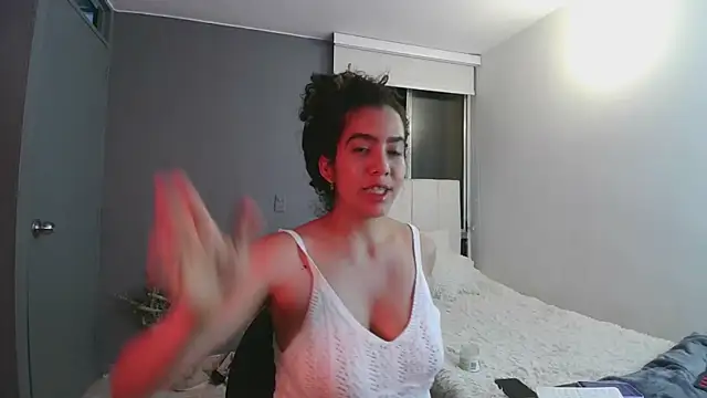 Snapshot of arteverena chatting on 03/08/25, 10:02 arteverena online show from 03/08/25, 10:02