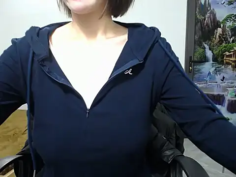 Love bug15 online show from 02/26/25, 07:20