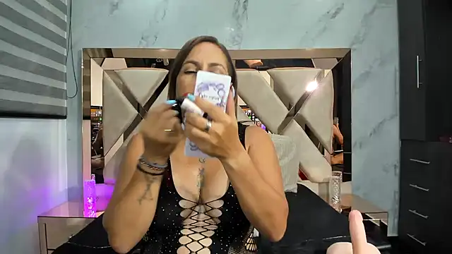 Susy wisee online show from 02/13/25, 06:41