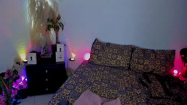 Snapshot of Jeanineescott chatting on 09/18/25, 04:03 Jeanineescott online show from 09/18/25, 04:03