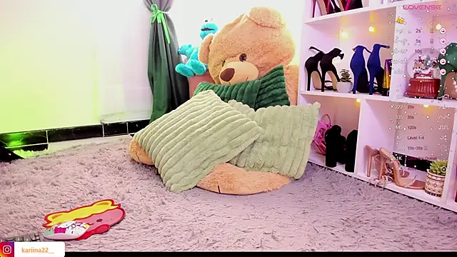 Snapshot of kariina__22 chatting on 02/16/25, 05:59 kariina 22 online show from 02/16/25, 05:59