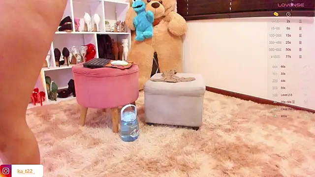 Snapshot of kariina__22 chatting on 09/17/25, 09:16 kariina 22 online show from 09/17/25, 09:16