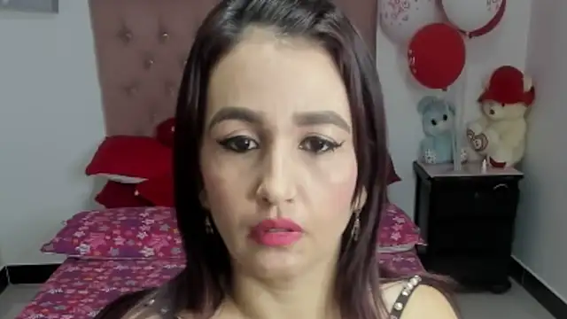 Snapshot of Karoline_Moore chatting on 02/19/25, 05:27 Karoline Moore online show from 02/19/25, 05:27