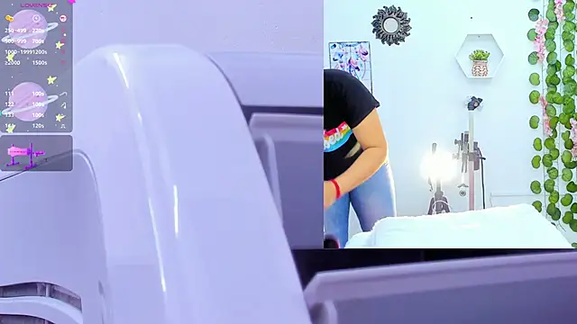 Snapshot of Daki_Ume_ chatting on 01/31/25, 02:04 Daki Ume online show from 01/31/25, 02:04