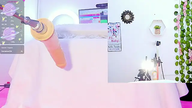 Snapshot of Daki_Ume_ chatting on 02/04/25, 02:28 Daki Ume online show from 02/04/25, 02:28