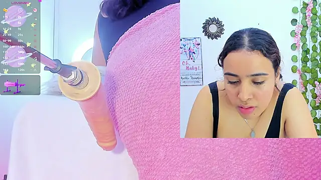 Snapshot of Daki_Ume_ chatting on 02/14/25, 05:19 Daki Ume online show from 02/14/25, 05:19