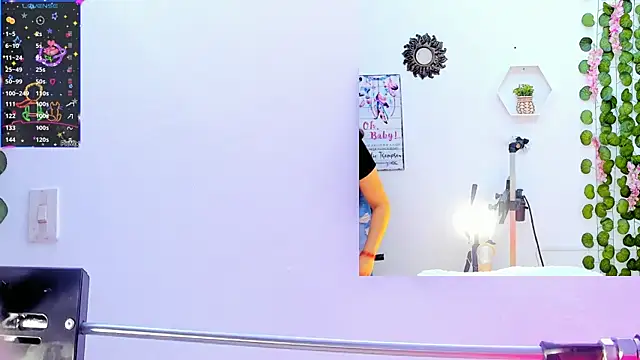 Snapshot of Daki_Ume_ chatting on 02/22/25, 02:17 Daki Ume online show from 02/22/25, 02:17