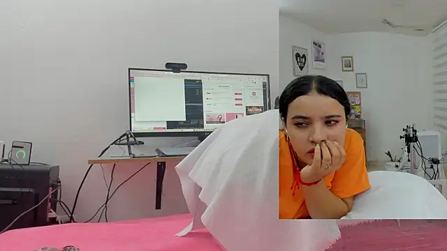 Daki Ume  online show from 11/02/25, 02:14