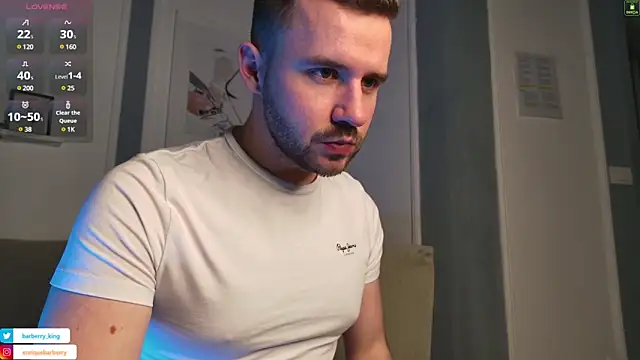 Snapshot of EnriqueBarberry chatting on 03/10/25, 06:27 EnriqueBarberry online show from 03/10/25, 06:27