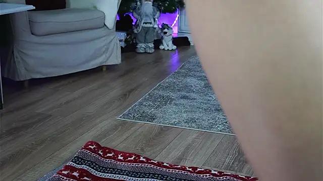 ivyleague  online show from 12/05/25, 05:27