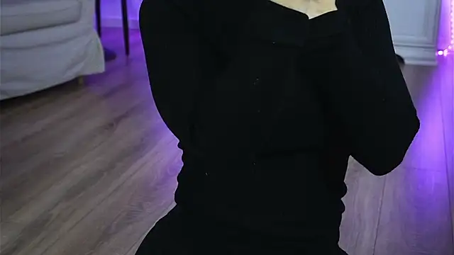 ivyleague  online show from 02/08/26, 06:11