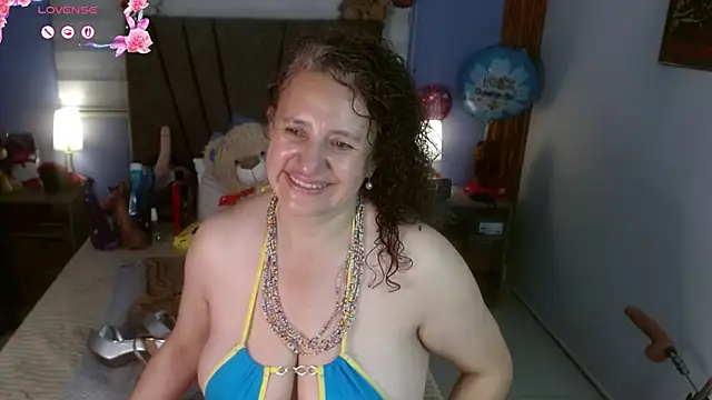 Snapshot of Nadia_84 chatting on 06/30/26, 12:28 Nadia 84 online show from 06/30/26, 12:28