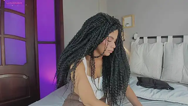 nayah   online show from 01/14/25, 08:48