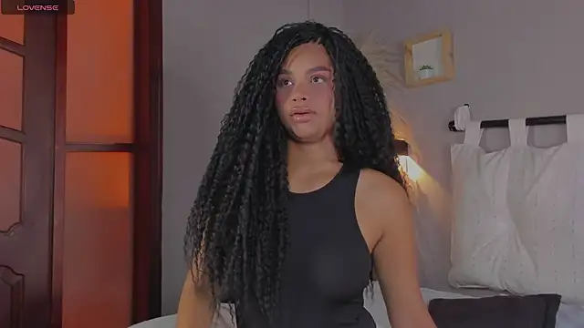 nayah   online show from 01/15/25, 08:37