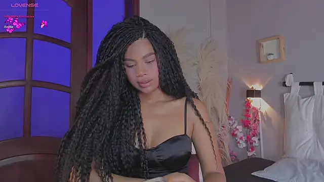 nayah   online show from 01/17/25, 07:49