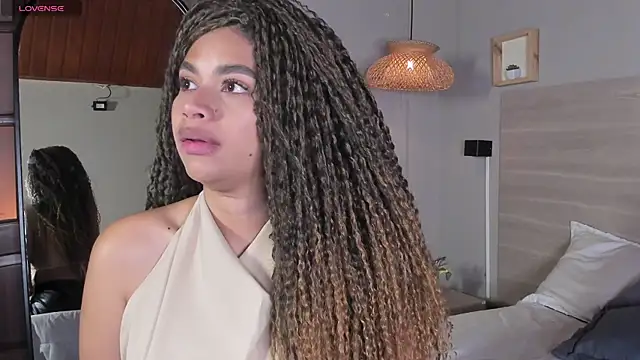 nayah   online show from 04/11/26, 08:13