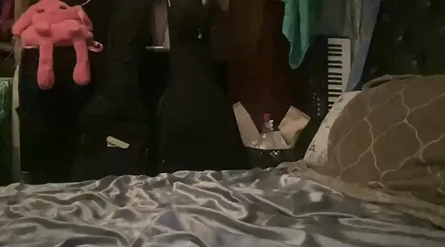 Snapshot of MommyConfident chatting on 01/06/25, 12:59 MommyConfident online show from 01/06/25, 12:59